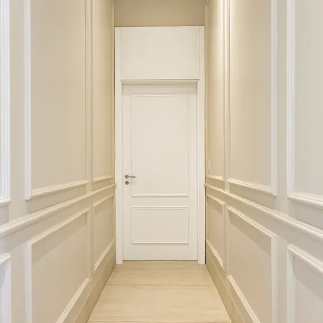 Ambiente com portas de madeira da Realce